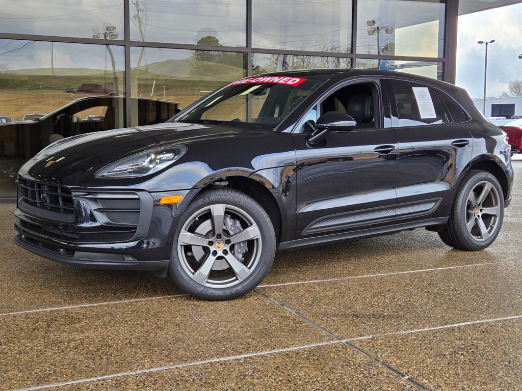 2025 Porsche Macan AWD