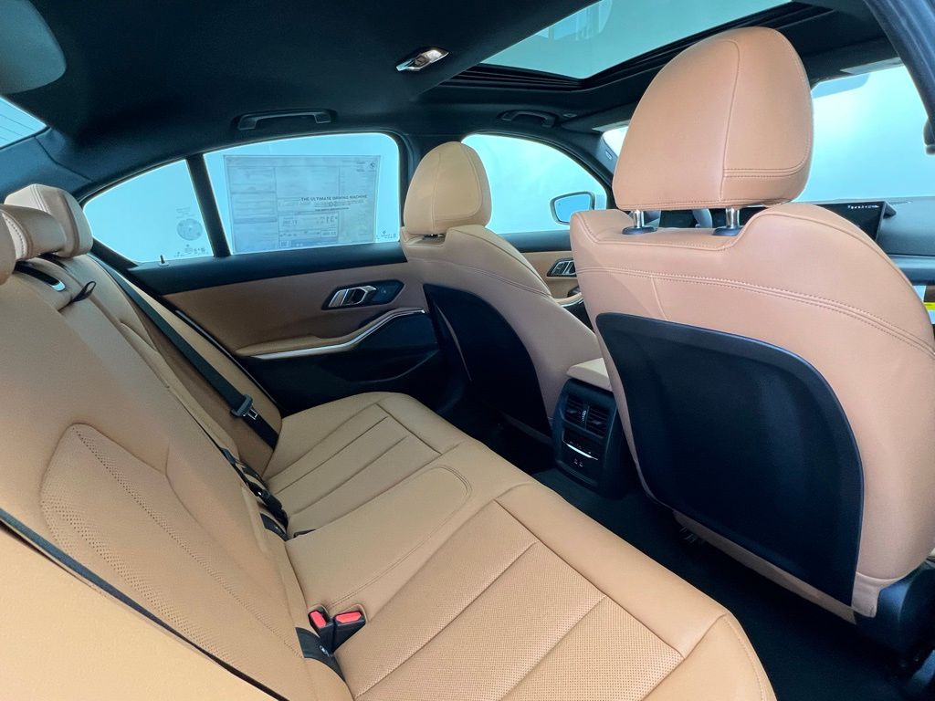 Thumbnail: 2026 BMW 3 Series - 8