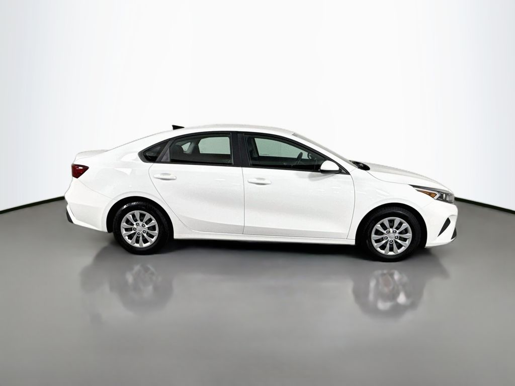 Thumbnail: 2023 Kia Forte - 4