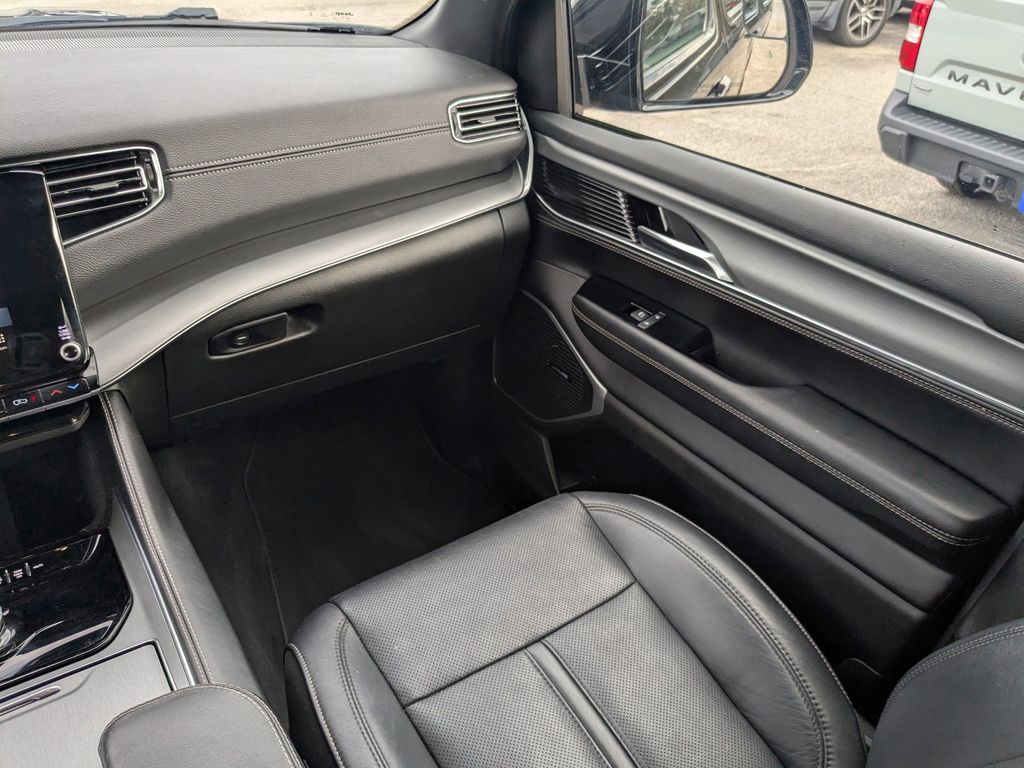 2023 Jeep Wagoneer Series II Carbide 4x4