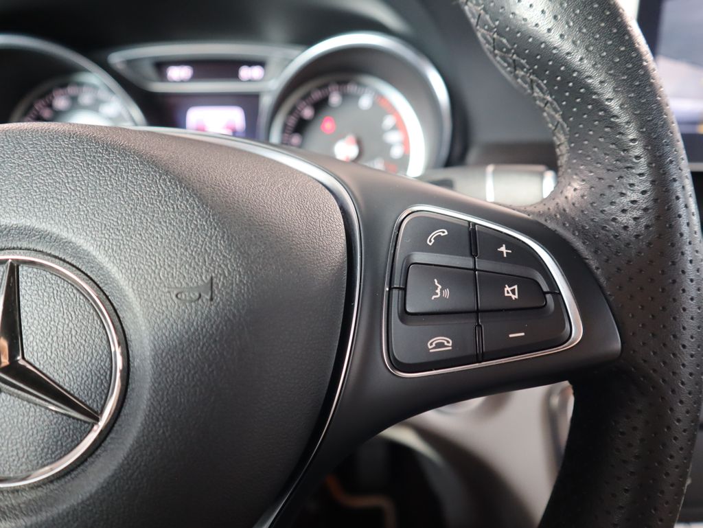 Thumbnail: 2019 Mercedes-Benz GLA - 12