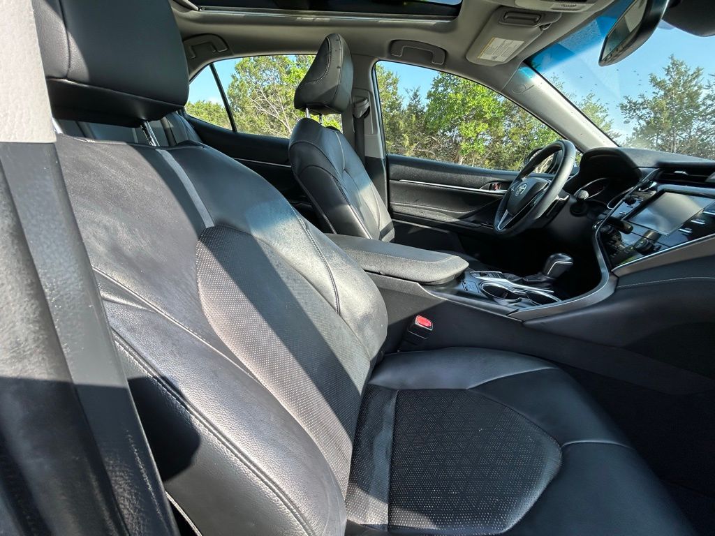 2018 Toyota Camry XSE 21