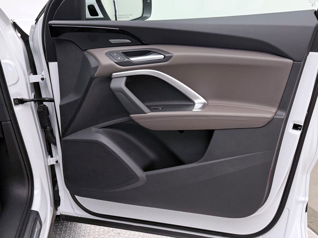 Thumbnail: 2025 Audi Q5 - 18