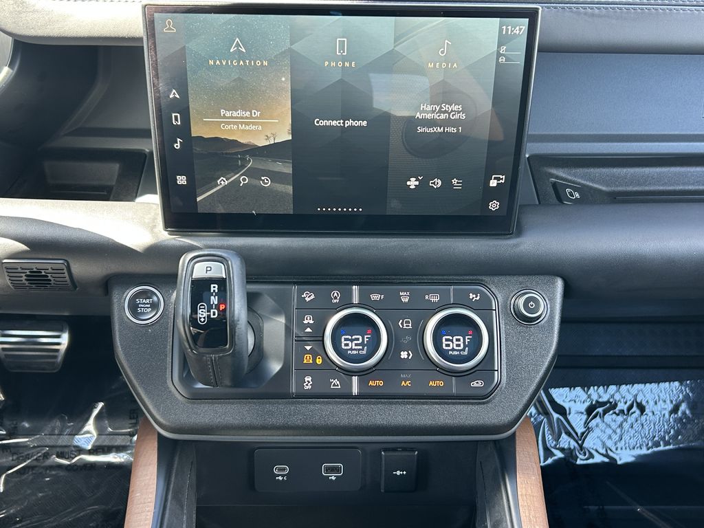 Thumbnail: 2023 Land Rover Defender - 25