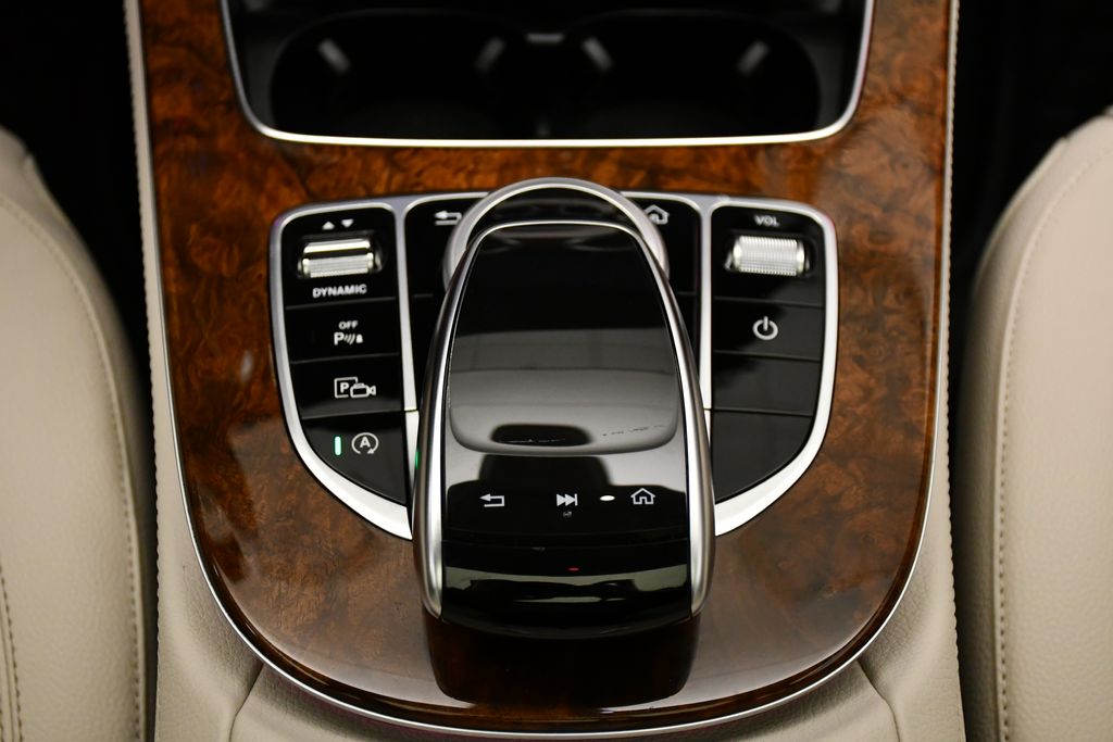 Thumbnail: 2019 Mercedes-Benz E-Class - 31