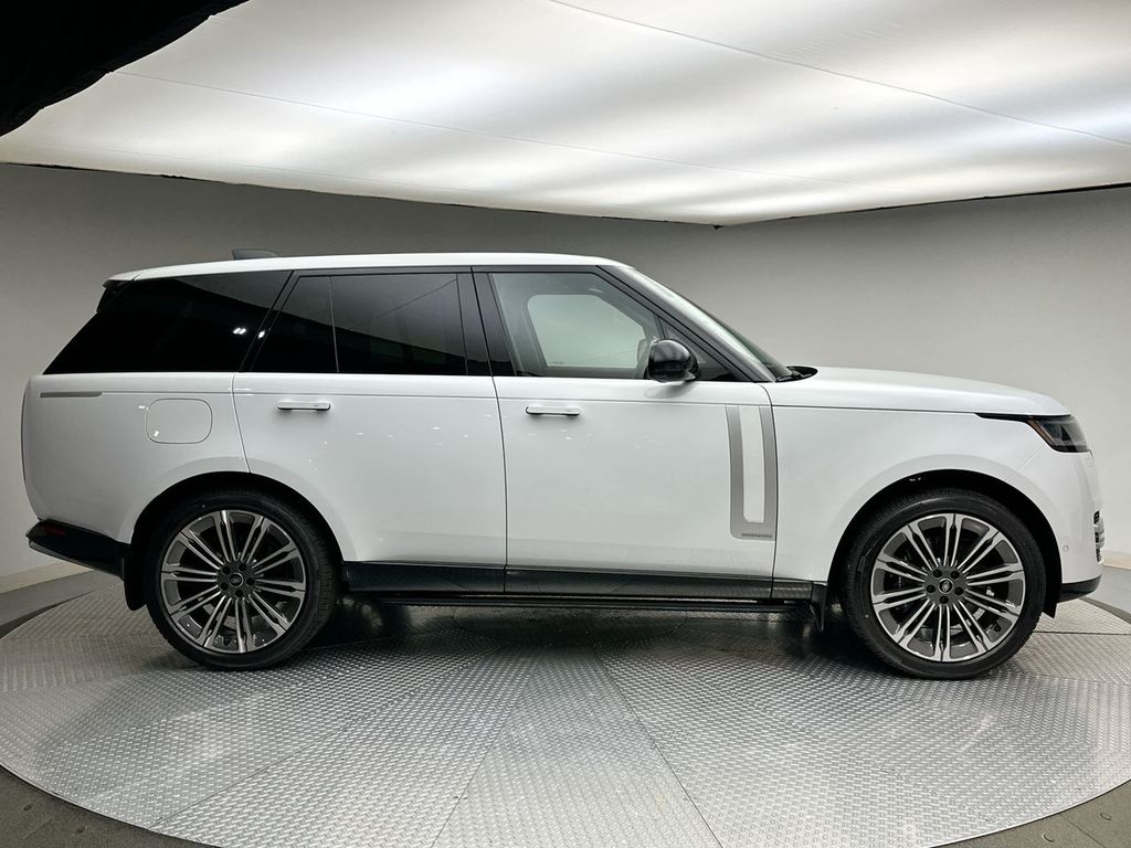 2025 Land Rover Range Rover Autobiography 4