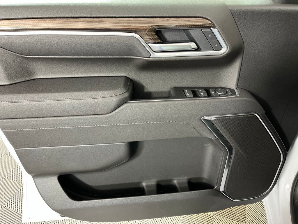 Thumbnail: 2026 Chevrolet Silverado 1500 - 27