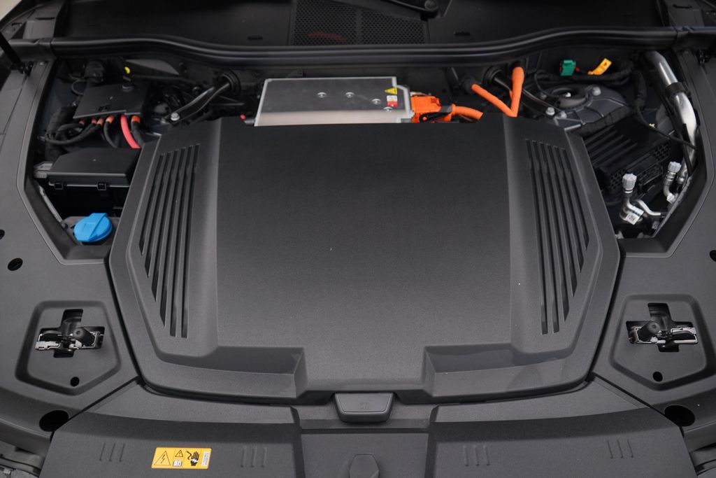 Thumbnail: 2024 Audi Q8 e-tron - 13