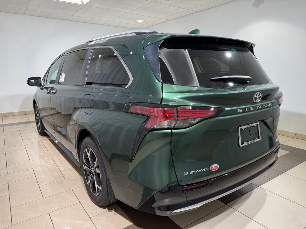 Thumbnail: 2026 Toyota Sienna - 3