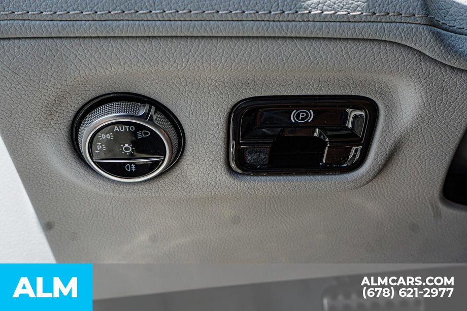Used 2023 White Mercedes-Benz Base image 47