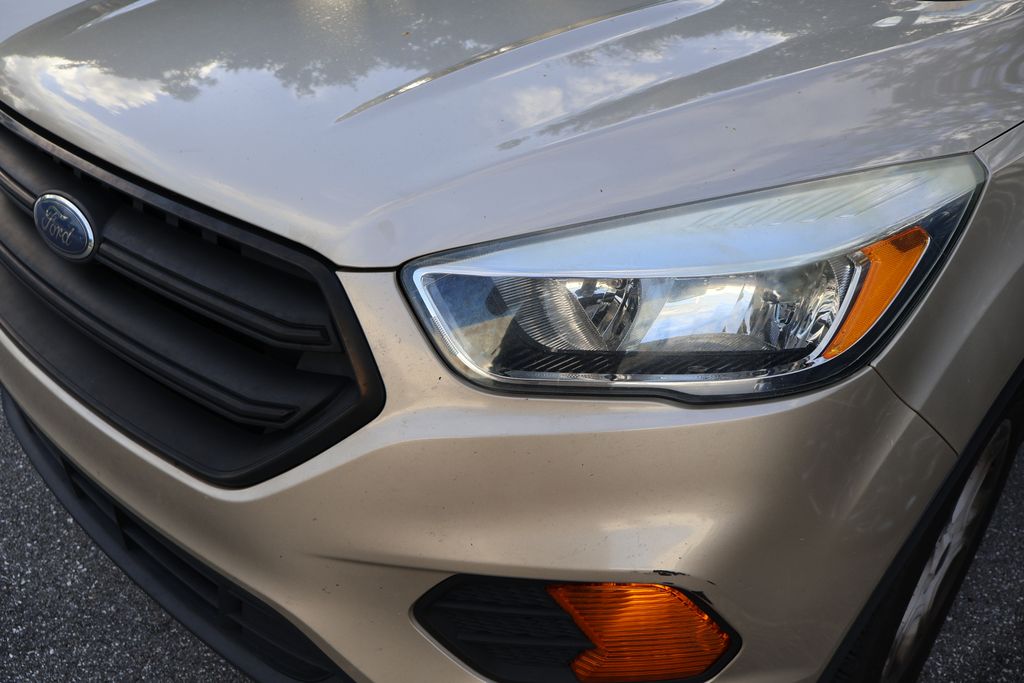 Thumbnail: 2017 Ford Escape - 3