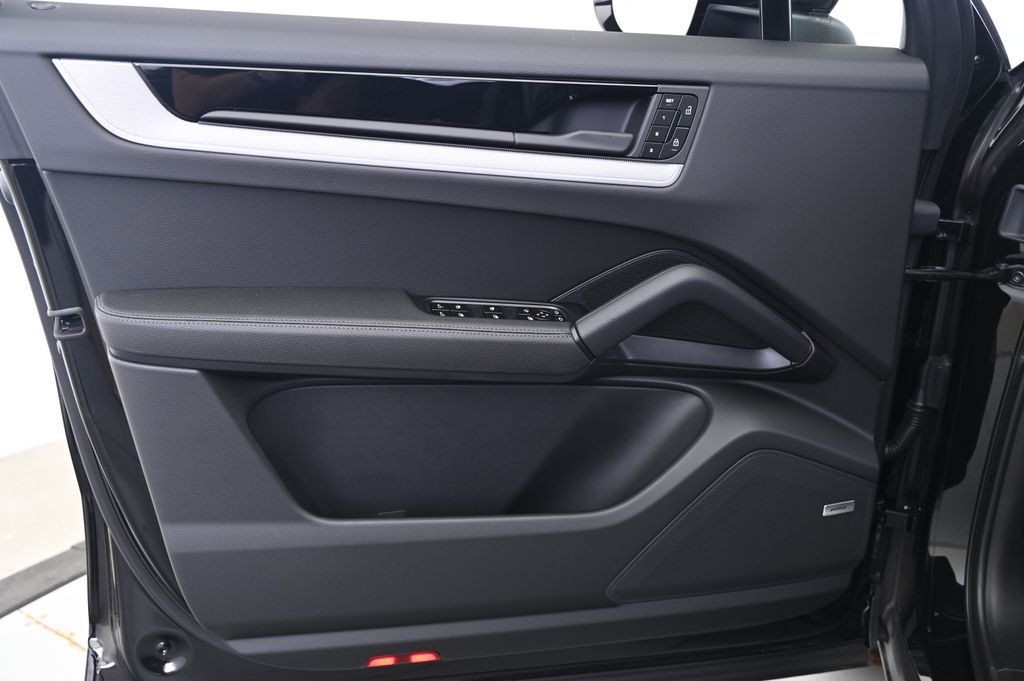 Thumbnail: 2025 Porsche Cayenne - 26