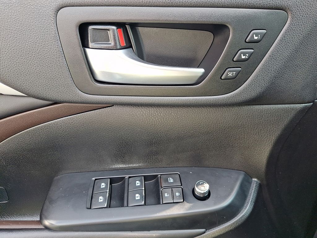 2019 Toyota Highlander Limited Black at Subaru and VW of Moon Township