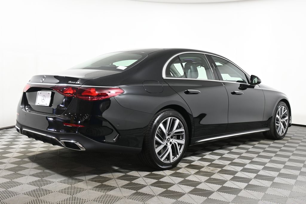 Thumbnail: 2025 Mercedes-Benz E-Class - 7