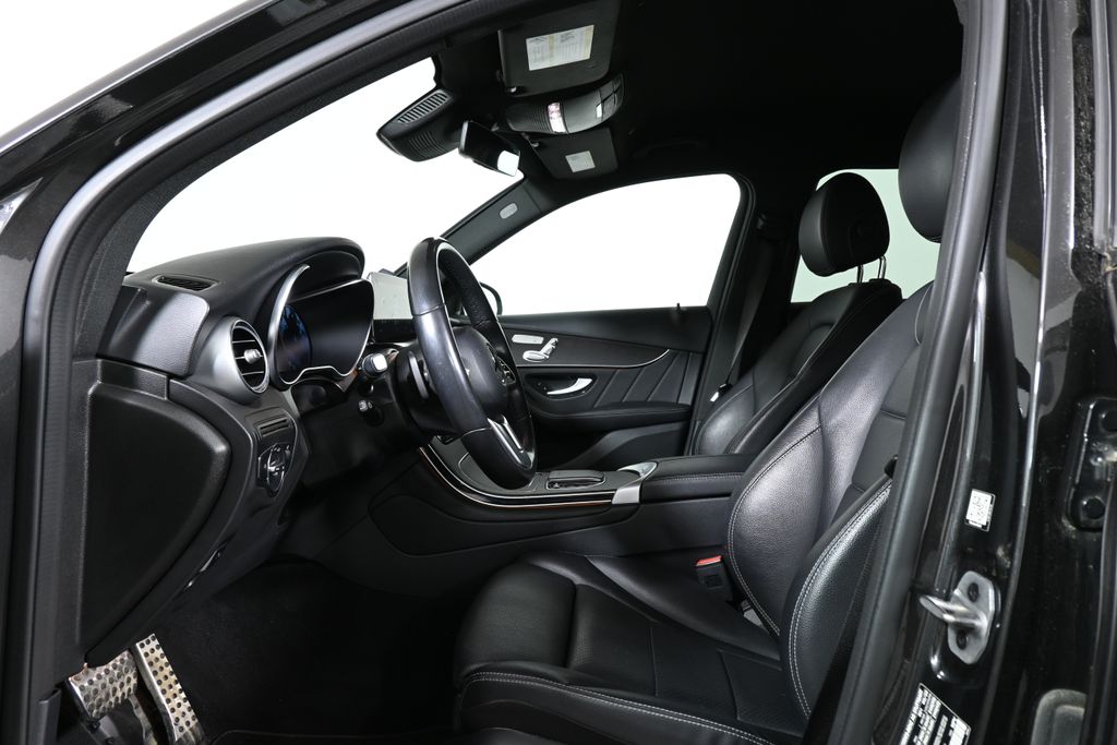 Thumbnail: 2022 Mercedes-Benz GLC - 3