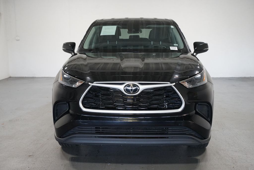 Thumbnail: 2023 Toyota Highlander - 2