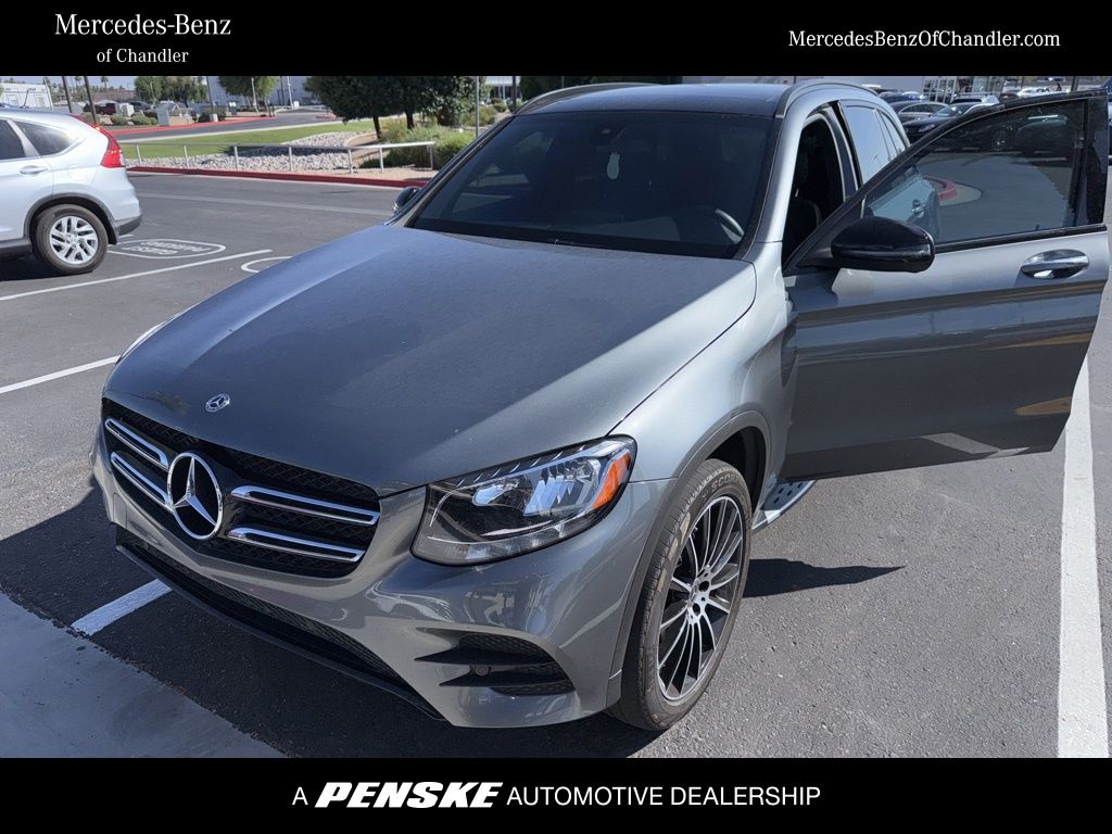 2019 Mercedes-Benz GLC 300 Hero Image