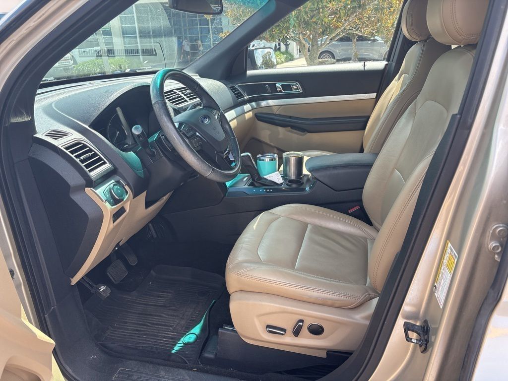 2017 Ford Explorer XLT Gold at Autostrade