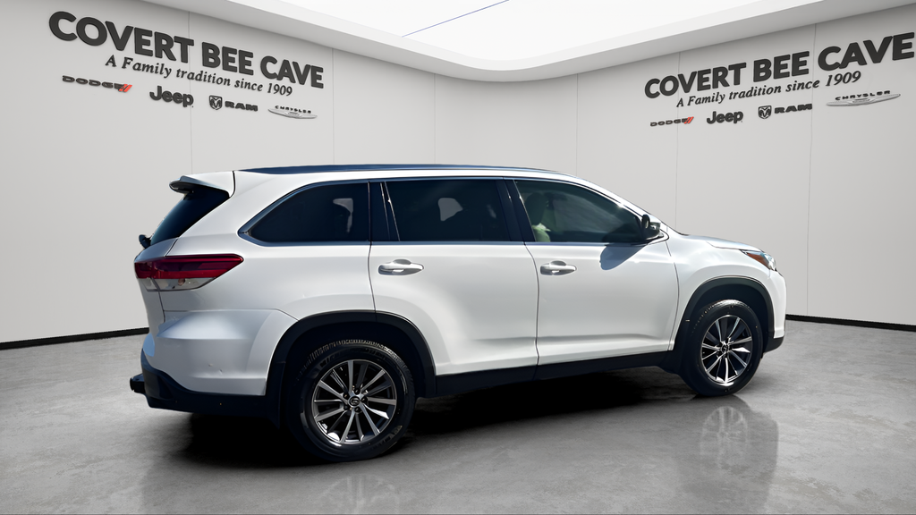 Used Car 2019 Toyota Highlander  Xle For Sale Under $25,000 In Austin, Texas