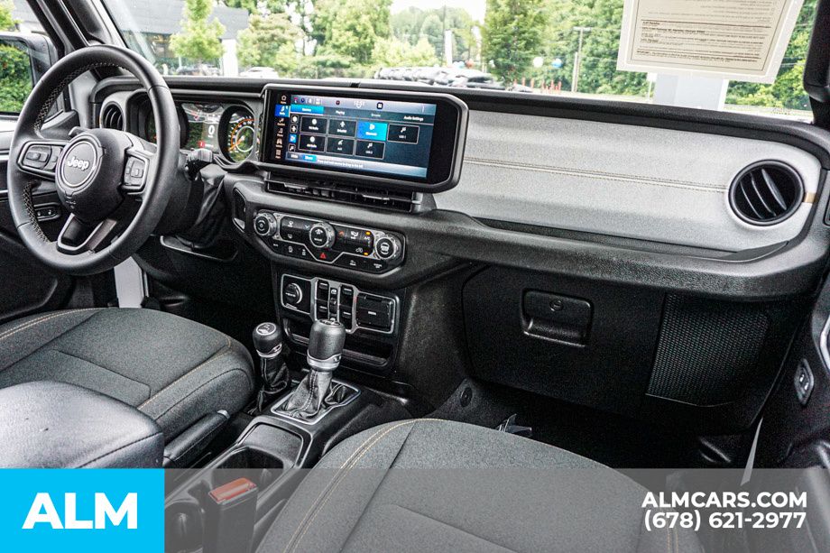 Used 2025 White Jeep Sport S image 25