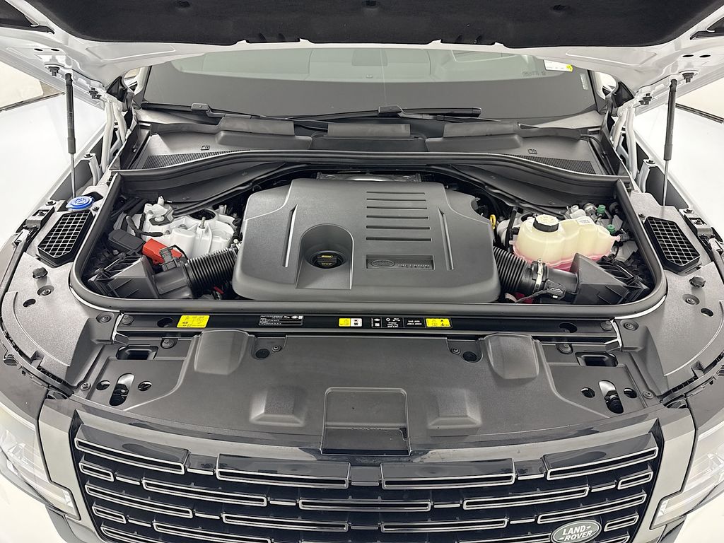Thumbnail: 2026 Land Rover Range Rover - 31