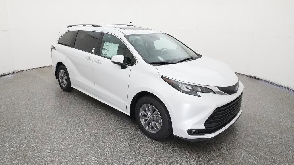 Thumbnail: 2025 Toyota Sienna - 25