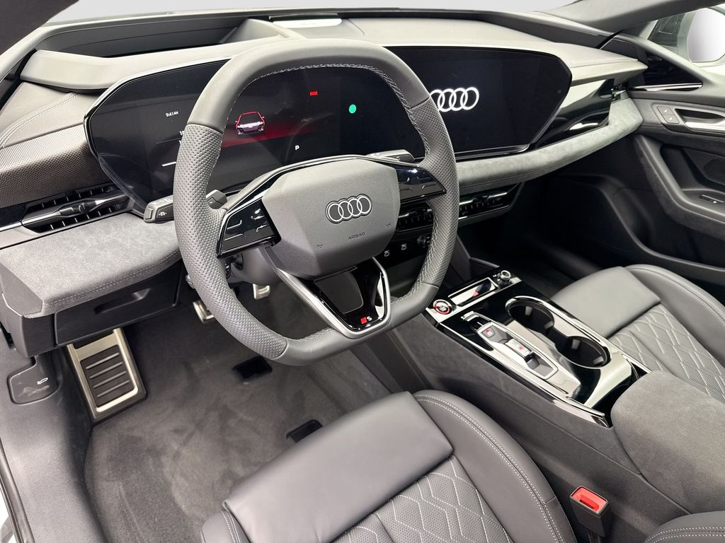 Thumbnail: 2025 Audi S6 - 10