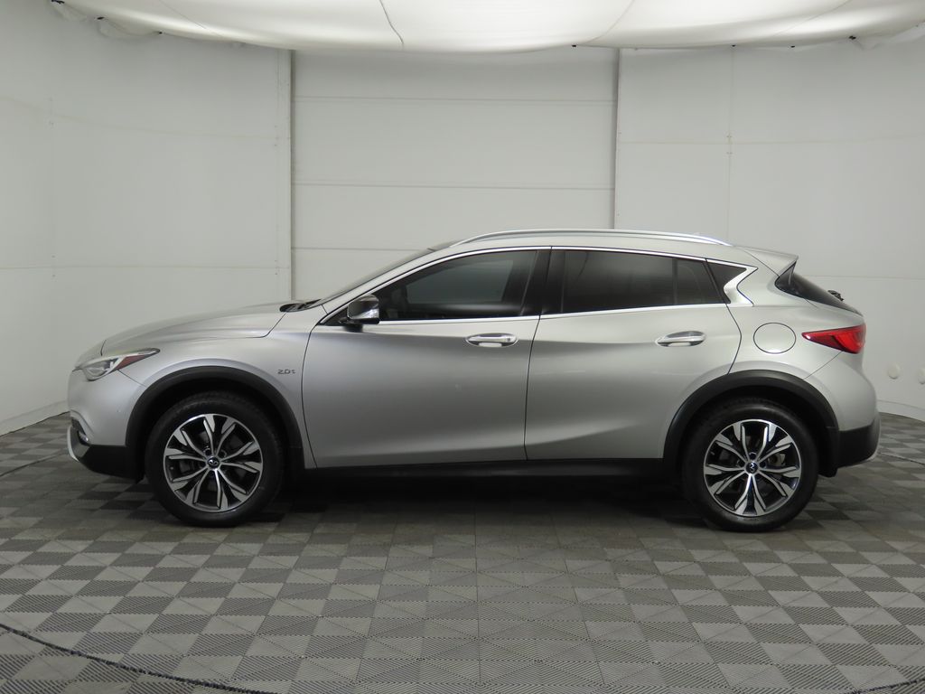 Thumbnail: 2018 INFINITI QX30 - 8
