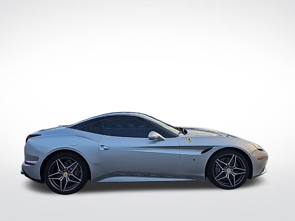 2016 Ferrari California T 11