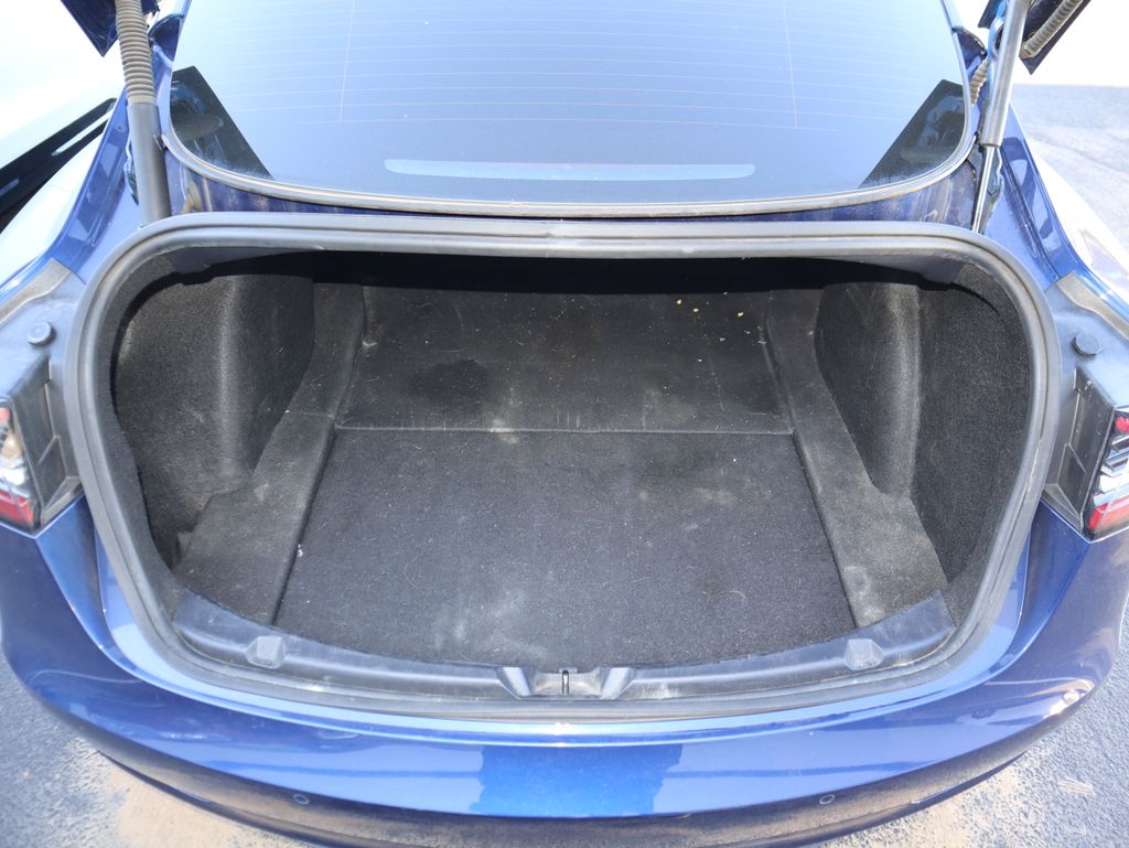 Thumbnail: 2022 Tesla Model 3 - 12