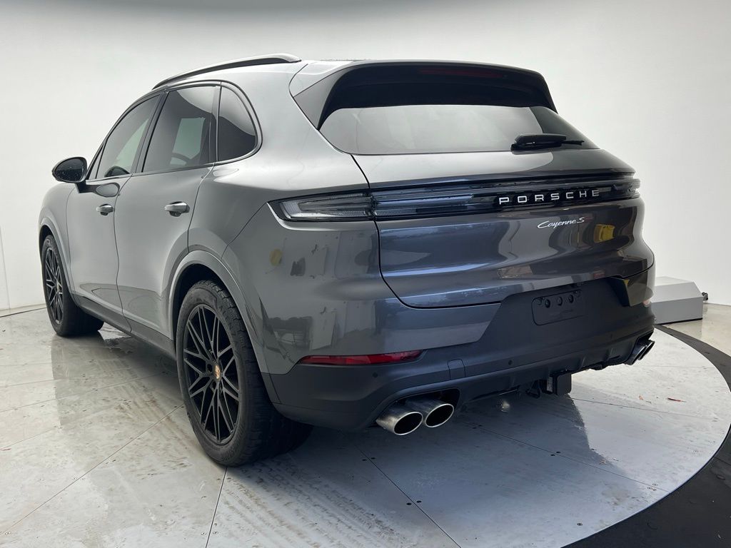 Thumbnail: 2024 Porsche Cayenne - 3