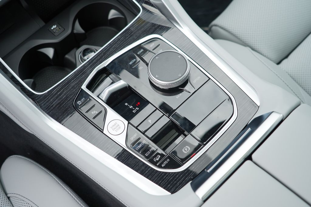 Thumbnail: 2027 BMW X6 - 17