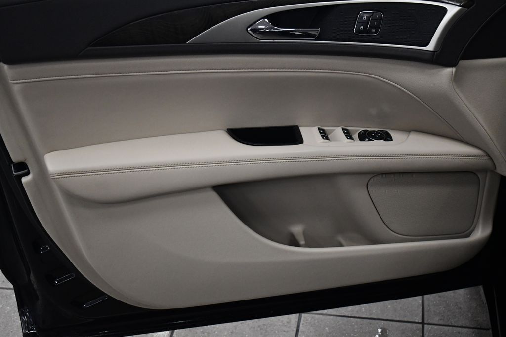 Thumbnail: 2017 Lincoln MKZ - 15