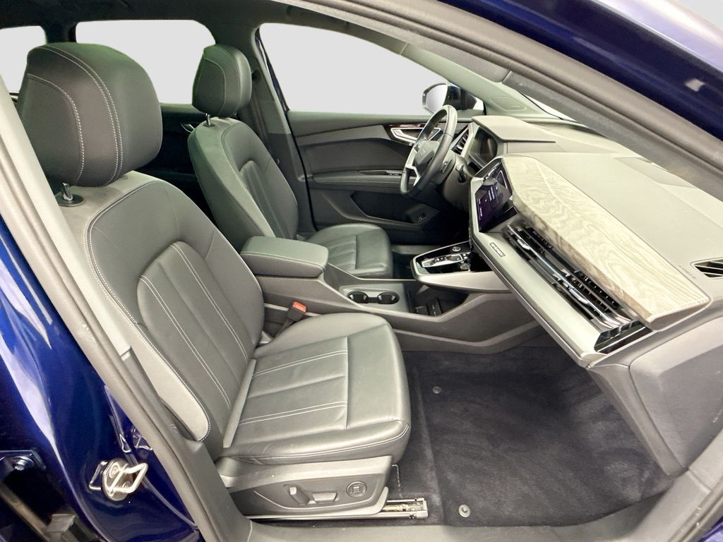 Thumbnail: 2023 Audi Q4 e-tron - 19