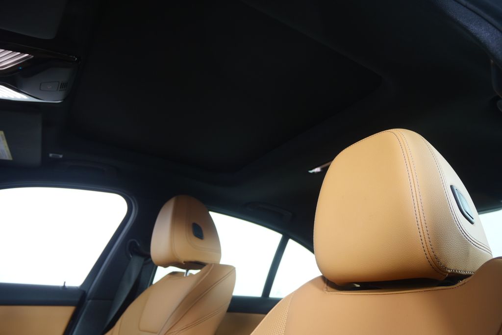 Thumbnail: 2023 BMW 3 Series - 11