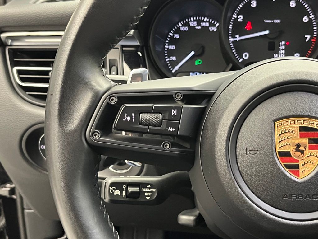 Thumbnail: 2024 Porsche Macan - 13