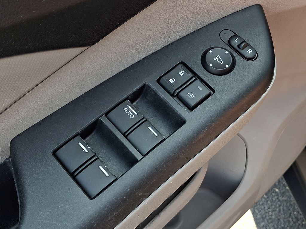 Thumbnail: 2014 Honda CR-V - 26