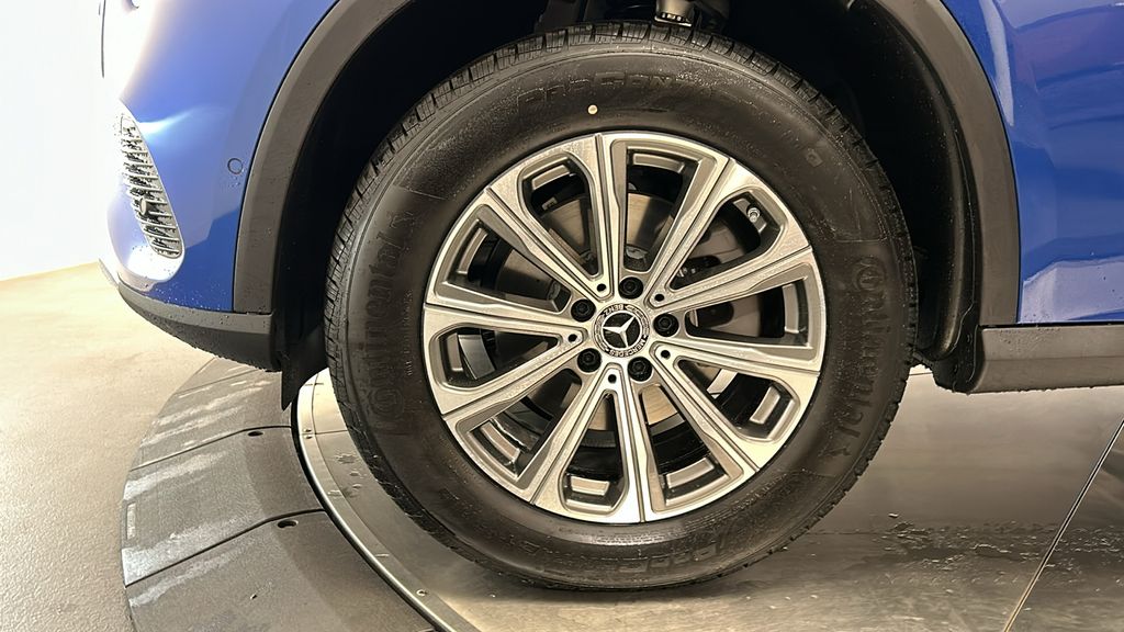 2025 Mercedes-Benz GLC 300 11