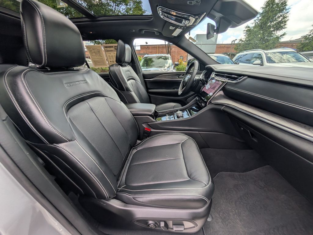 Used 2025 Silver Jeep Overland image 28