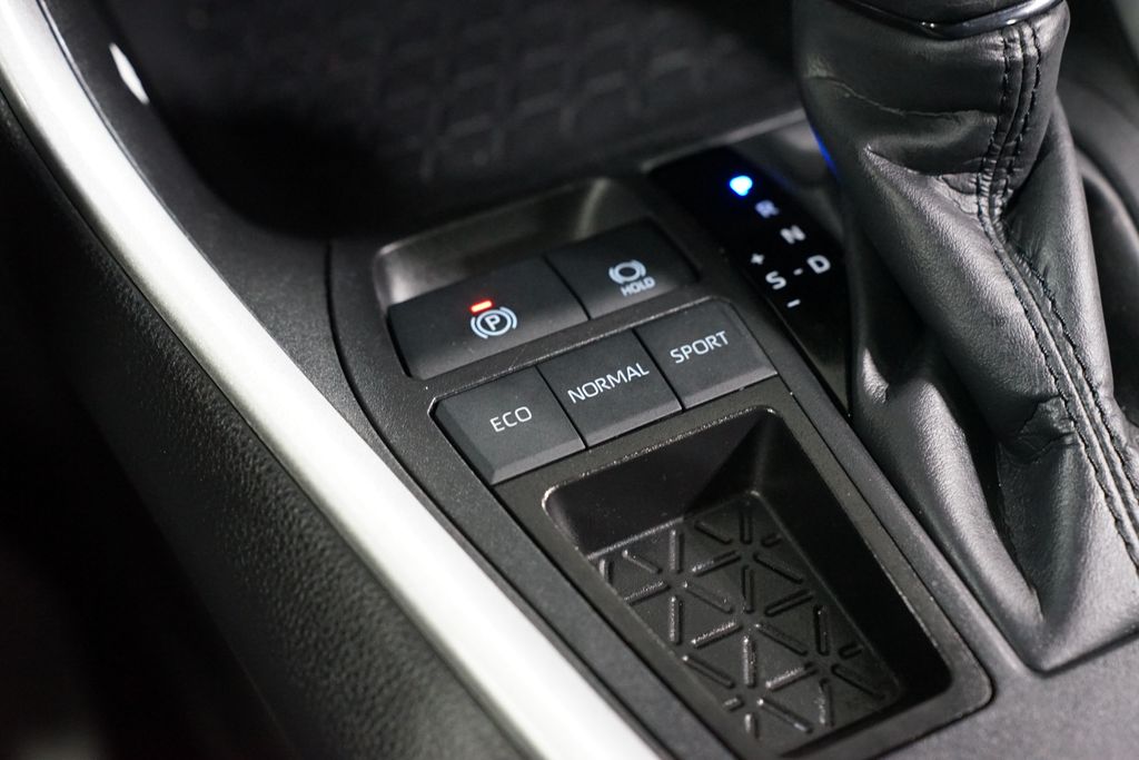 Thumbnail: 2025 Toyota RAV4 - 22