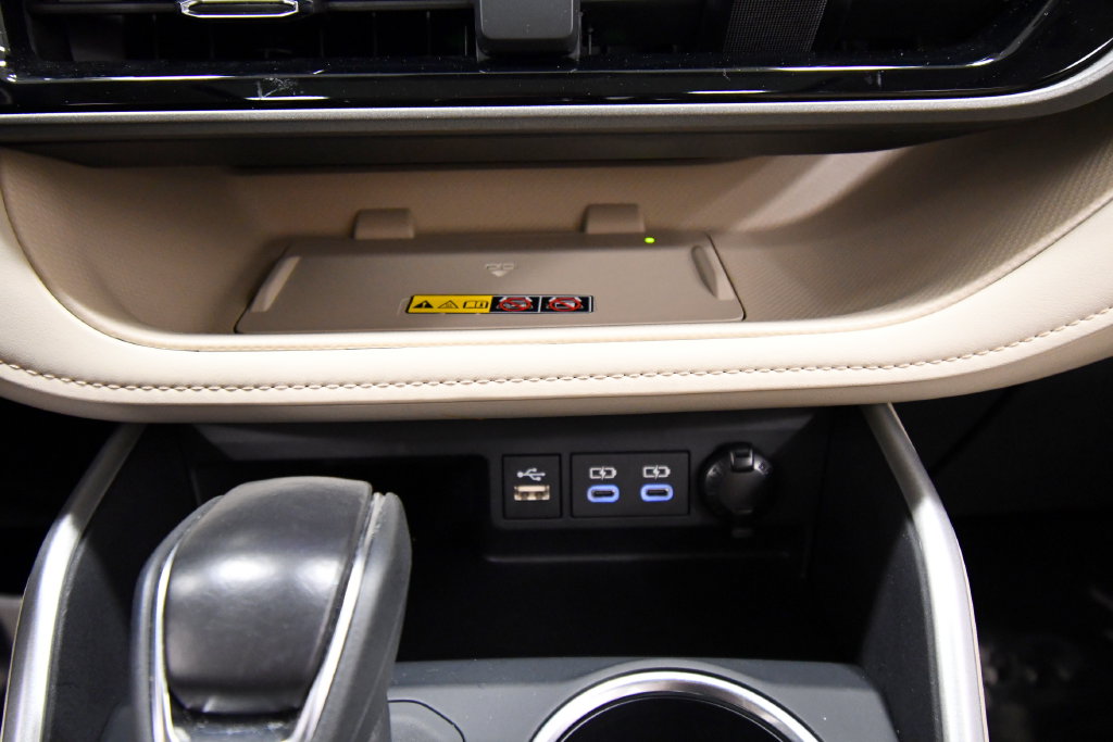 Used 2025 Toyota Highlander Hybrid SUV