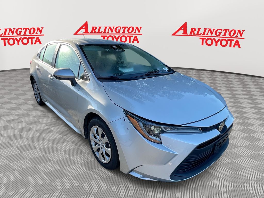 2023 Toyota Corolla LE's photo
