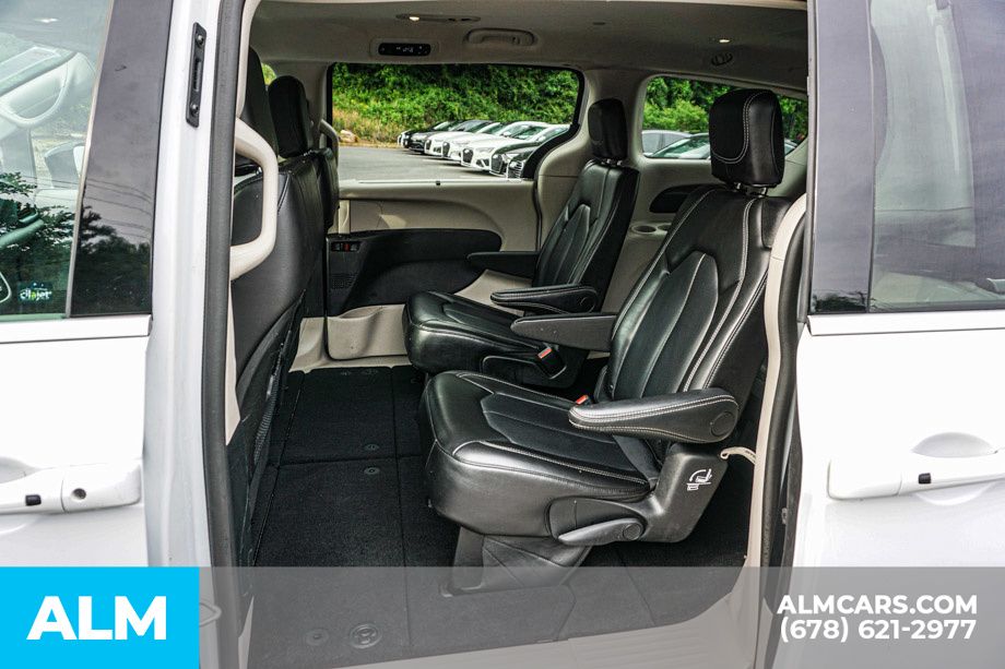 2024 Chrysler Pacifica Touring L photo 19