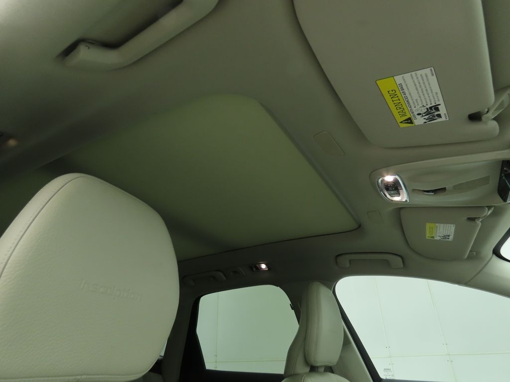 Thumbnail: 2019 Volvo XC60 - 18