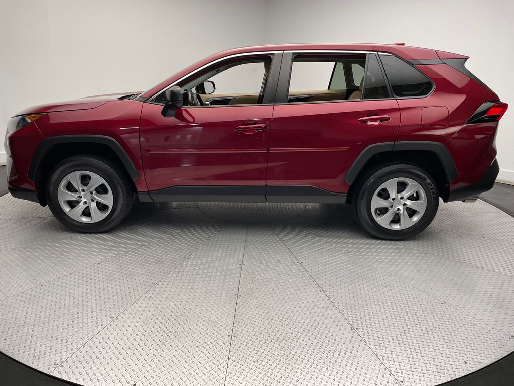 2022 Toyota RAV4 LE 8