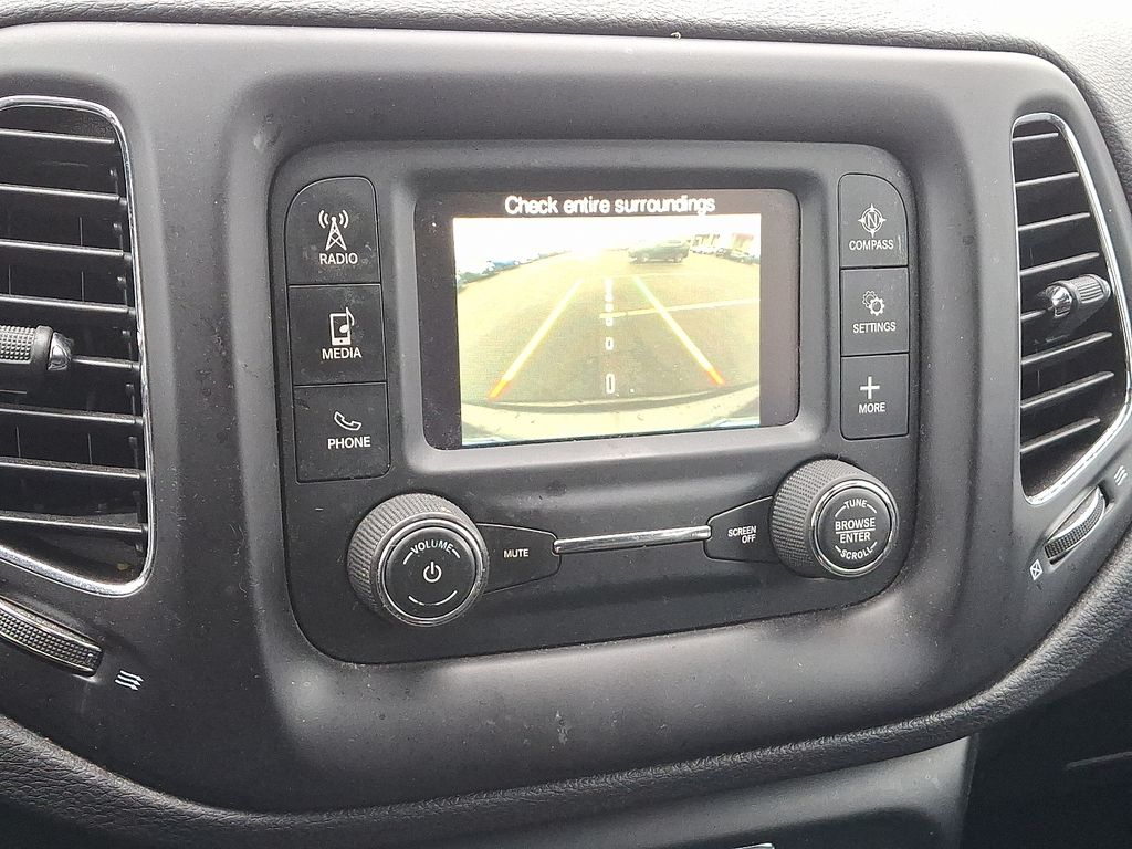 Thumbnail: 2018 Jeep Compass - 18