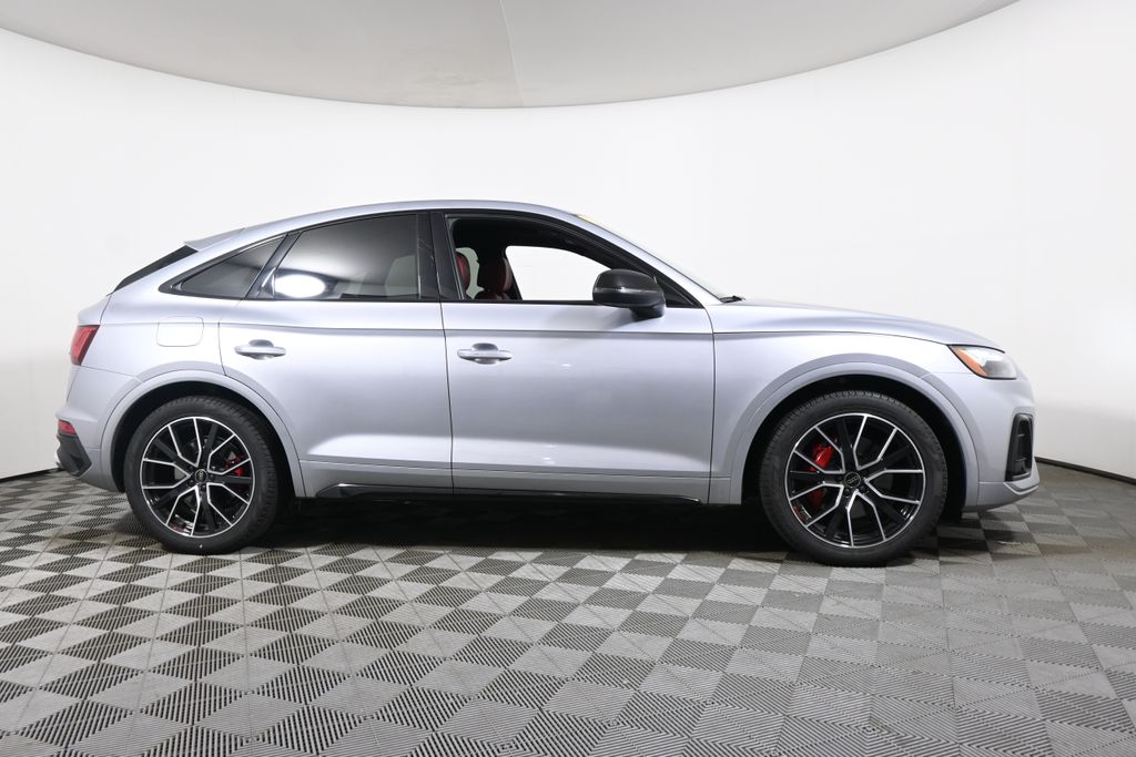 Thumbnail: 2024 Audi SQ5 - 8