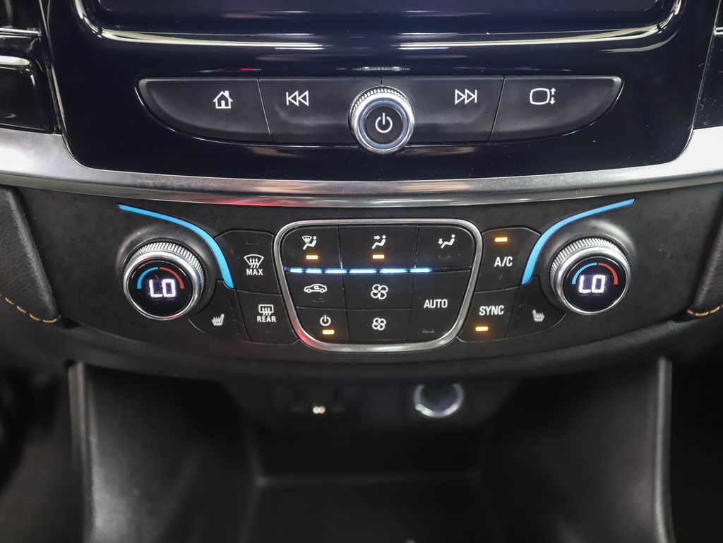 Thumbnail: 2020 Chevrolet Traverse - 19