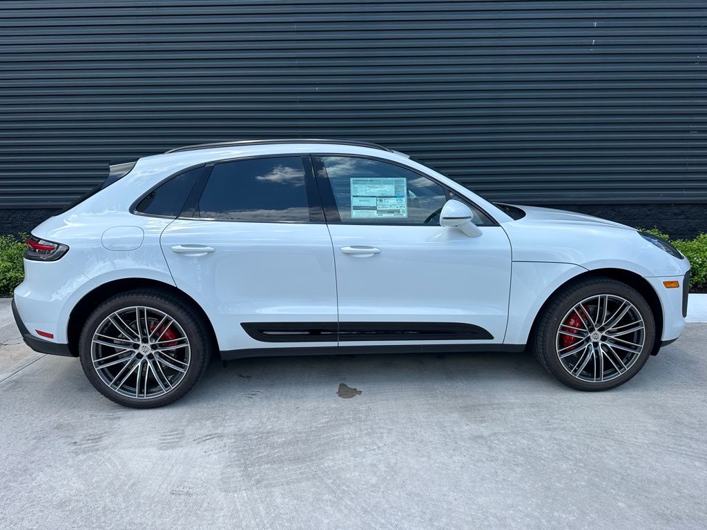 Thumbnail: 2025 Porsche Macan - 8