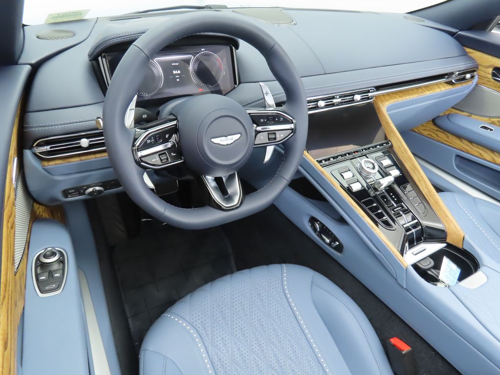 2025 Aston Martin DB12  17